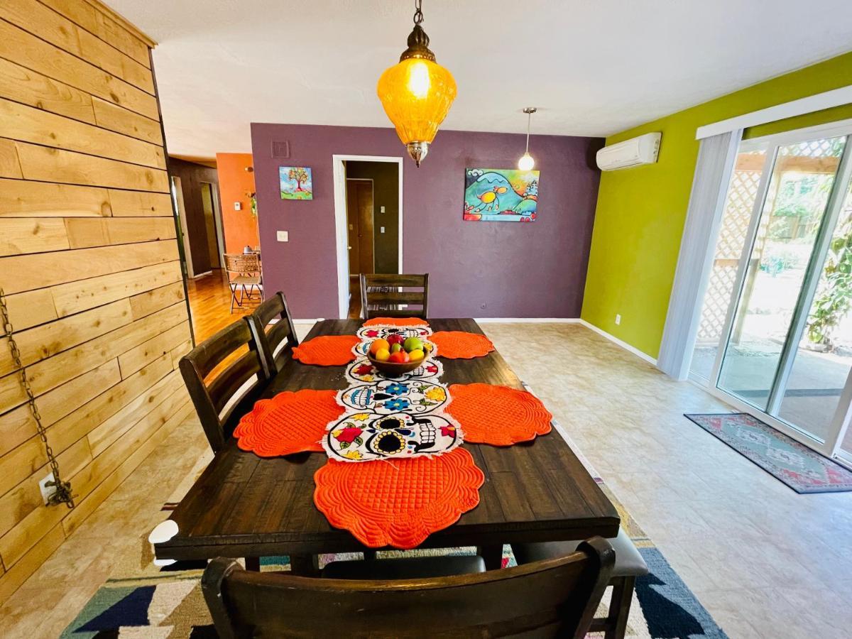 Vila Colorful 50'S Ranch In The Heart Of Eugene Exteriér fotografie