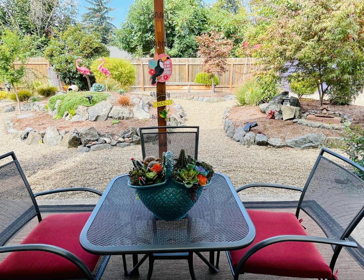 Vila Colorful 50'S Ranch In The Heart Of Eugene Exteriér fotografie